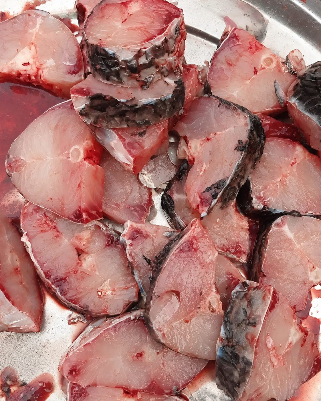 Rohu ( Rui). - Shoulder ( Gada ) Piece ( per 500 g -7-8 pcs)