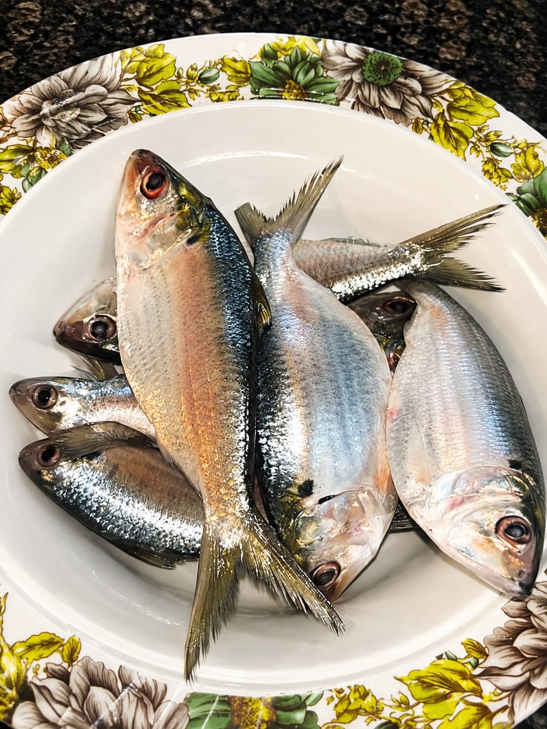 Khoka ilish ( khoyra) whole cleaned 
